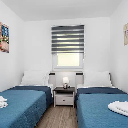 Apartament Kvarner Bay - 2 & 4 *