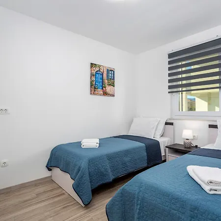 Kvarner Bay - 2 & 4 Apartament