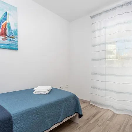 Kvarner Bay - 2 & 4 * Rijeka