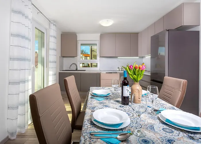 Kvarner Bay - 2 & 4 *